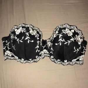 Black Embroidered Strapless Bra